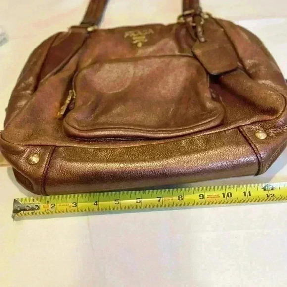 PRADA 🔥🔥Vintage Vitello Daino Shoulder Bag (Brown & Metallic Soft Leather) - Picture 10 of 16